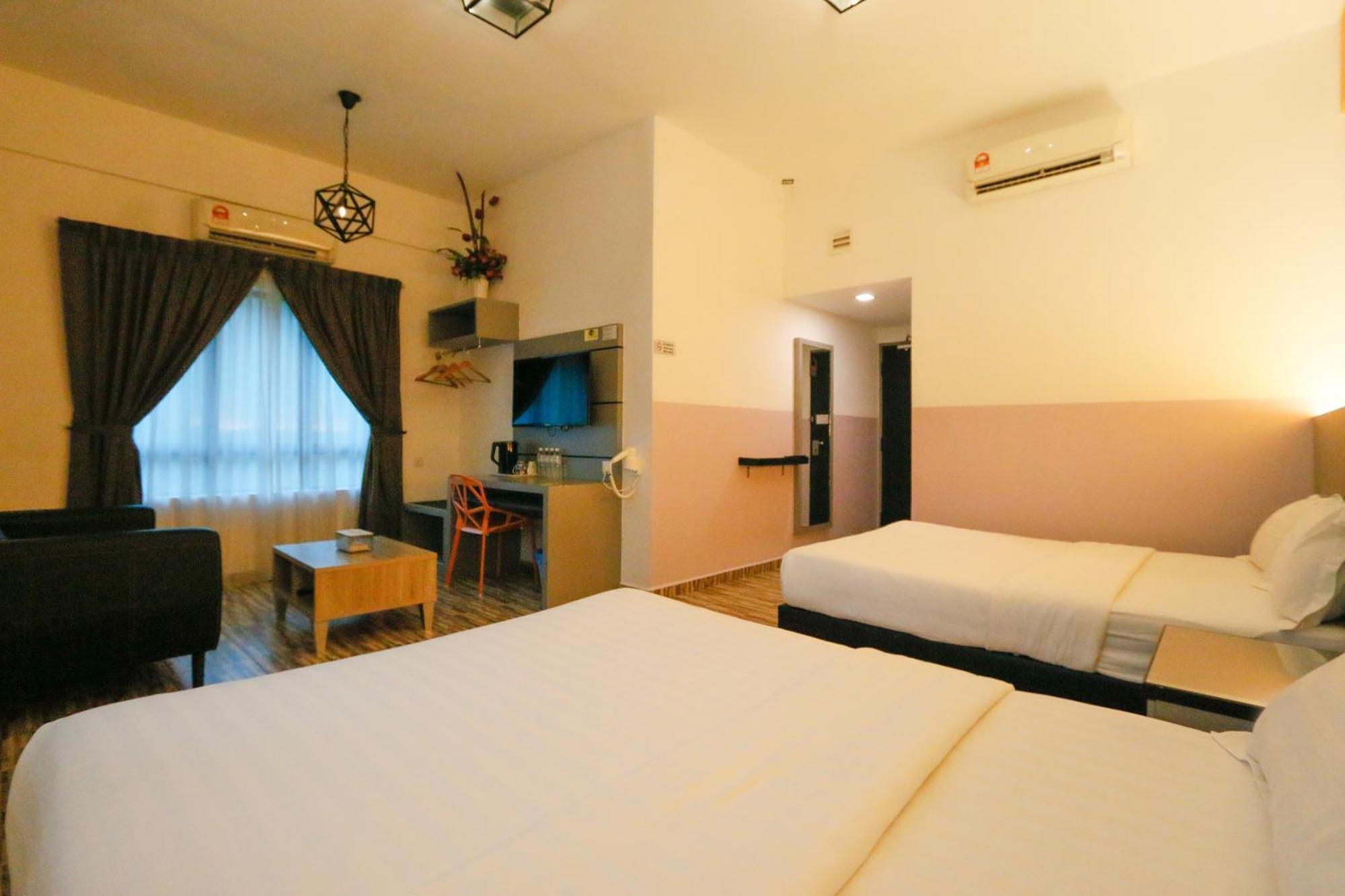 Travelland Hotel
